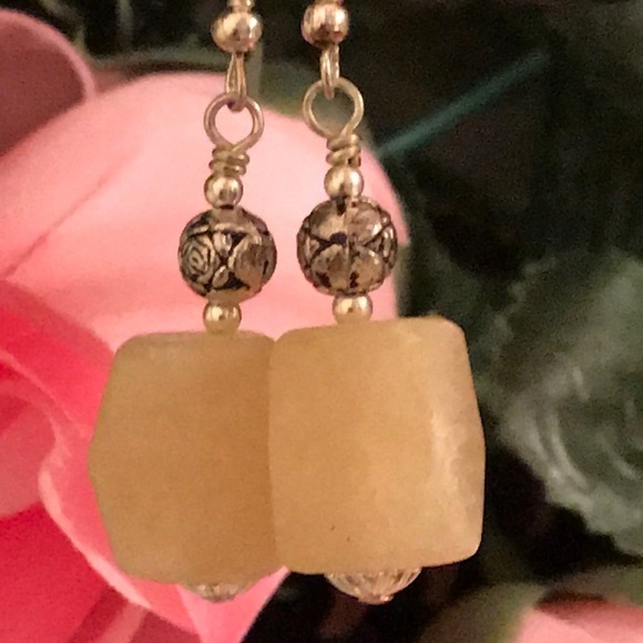 🔥ON SALE🔥3/$25🔥 💖 LA Design💖Handmade Earrings - Picture 4 of 5